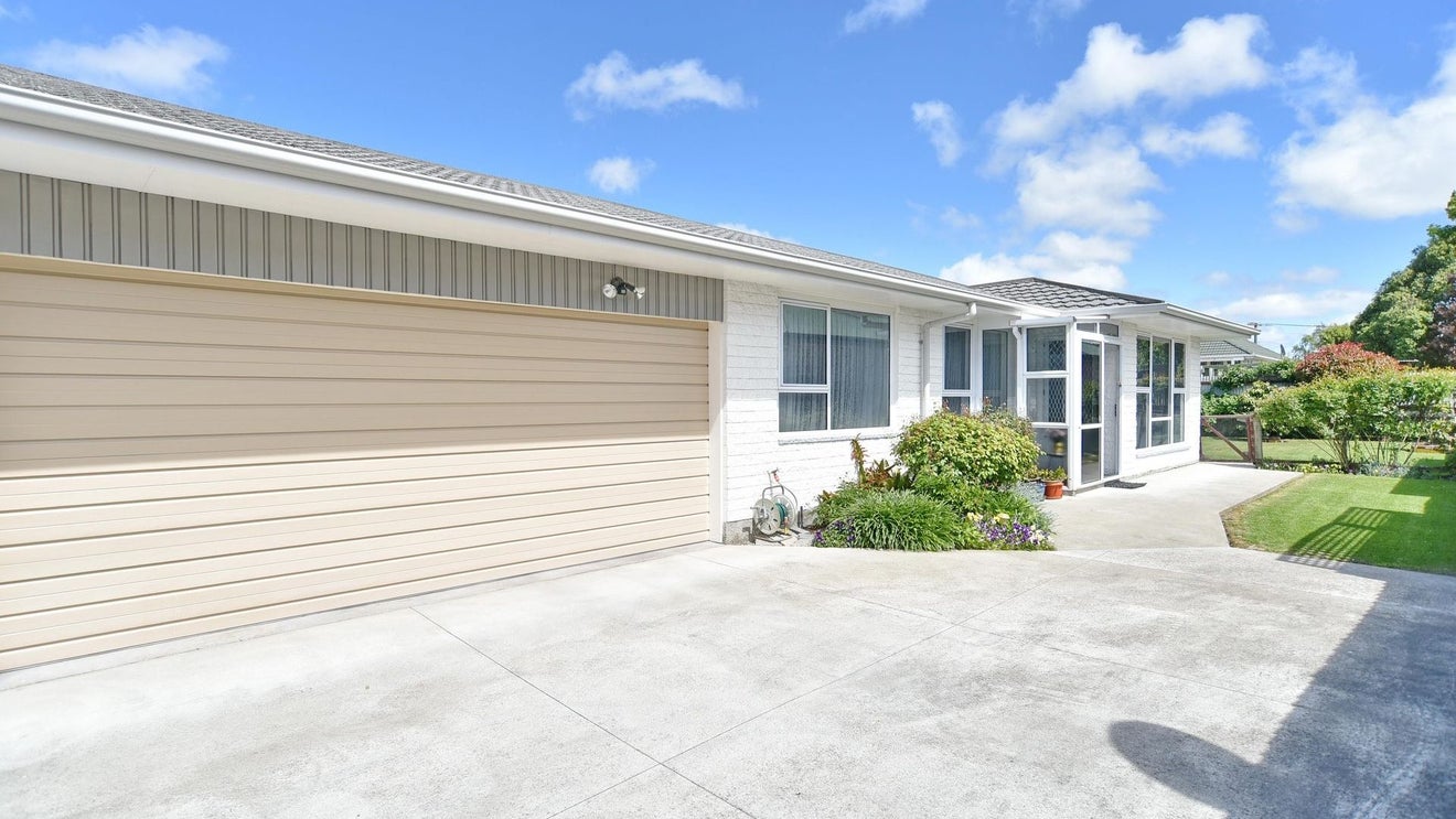 2/203A Main North Road, Redwood, Christchurch - Carousel 1