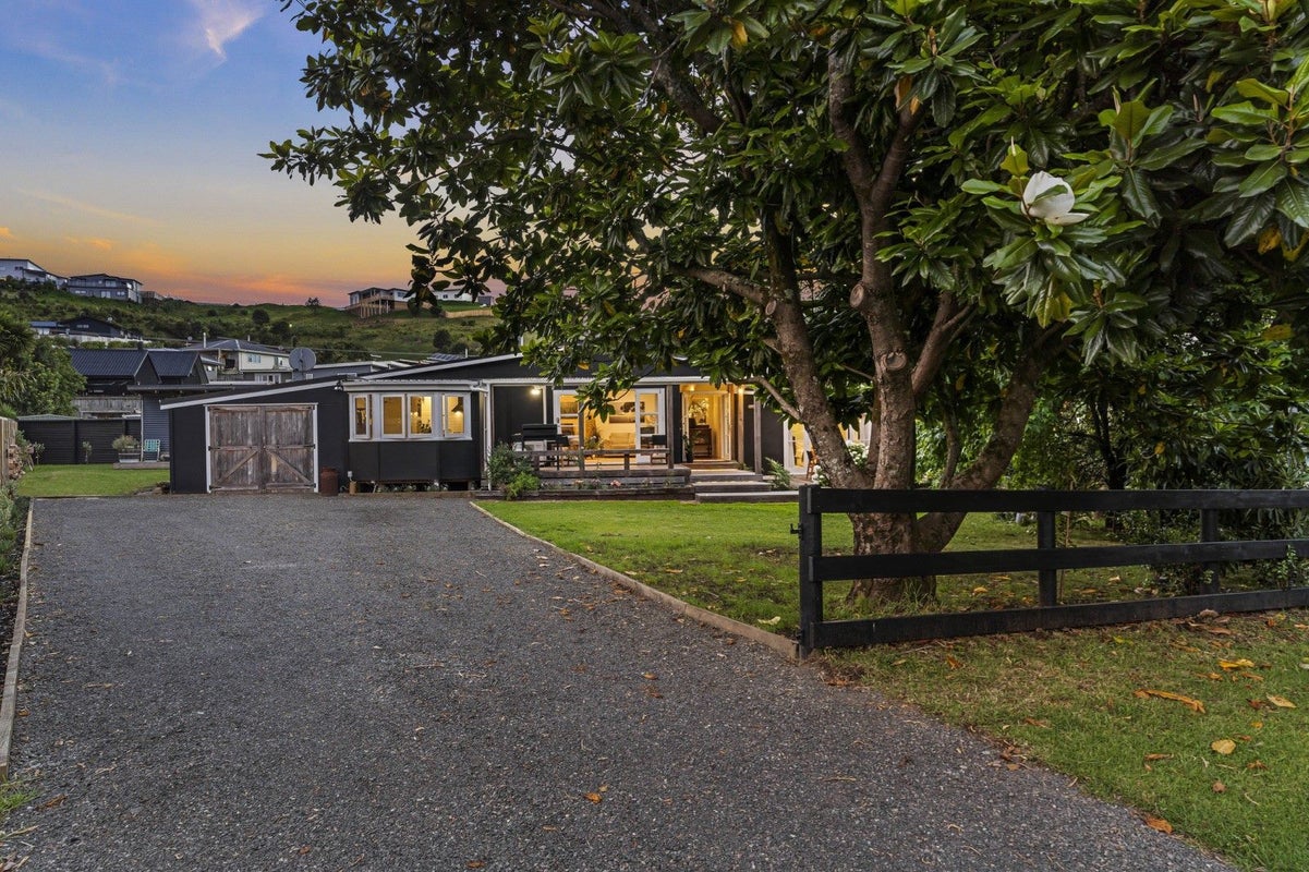 6 Widdison Place, Whangamata - Carousel 22