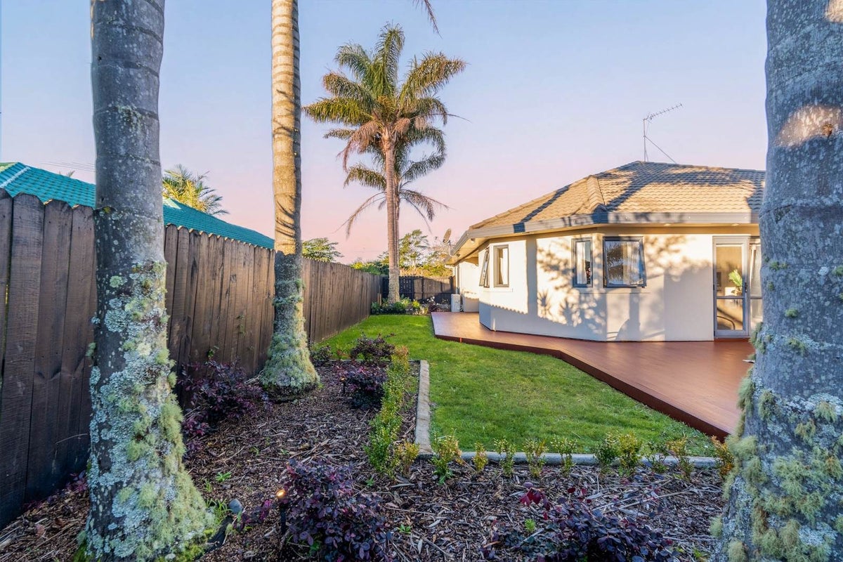 87 Te Wharau Drive, Greenhithe, Auckland - Carousel 31