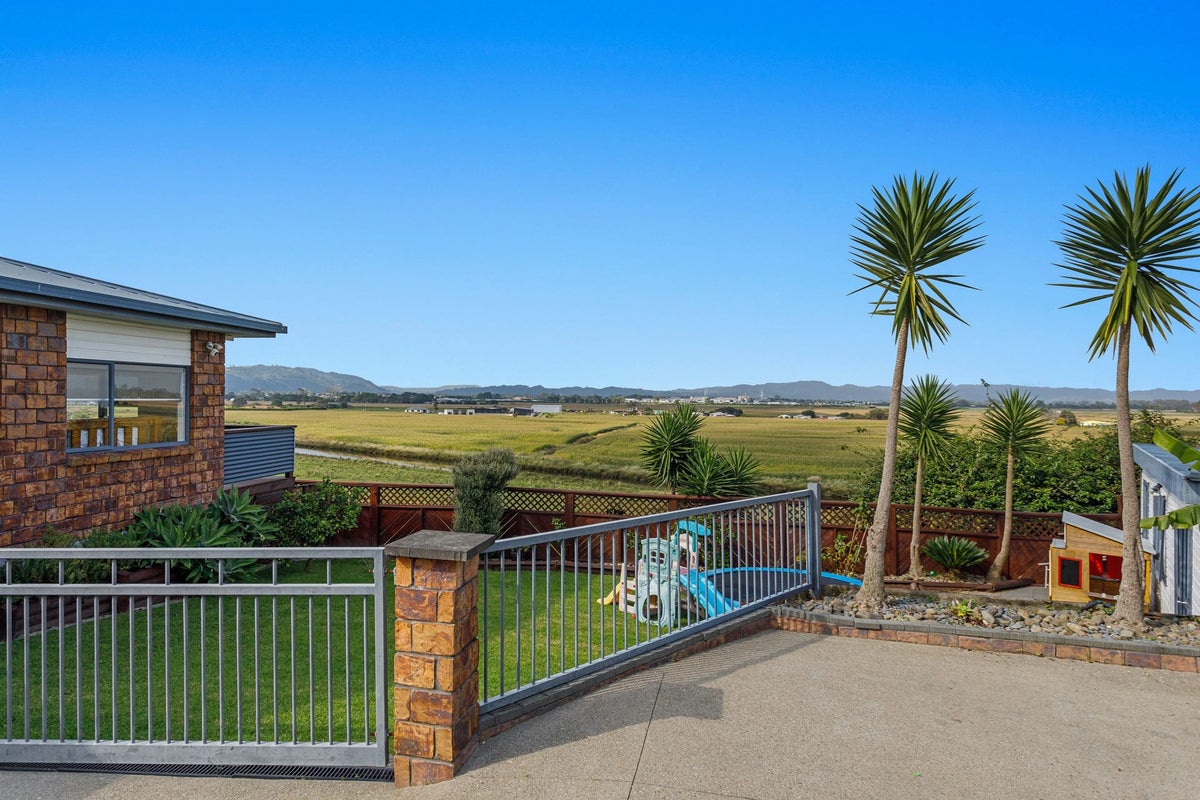 19 Panorama Place, Coastlands, Whakatane - Carousel 2