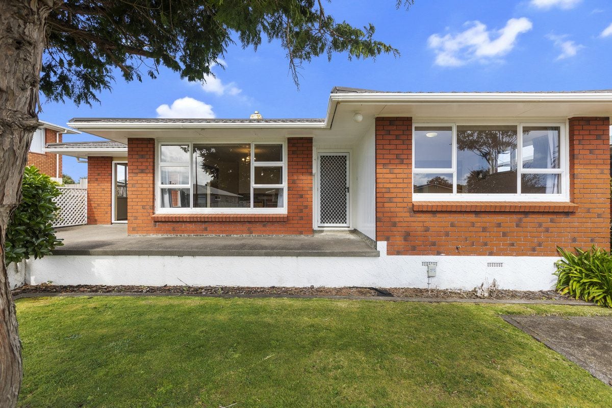 7 Severn Place, Spotswood, New Plymouth - Carousel 2