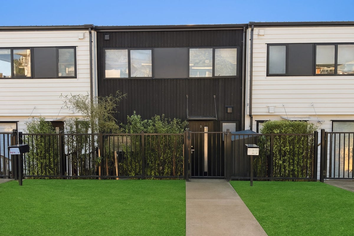 3 Whanui Place, Mangere Bridge, Auckland - Carousel 1