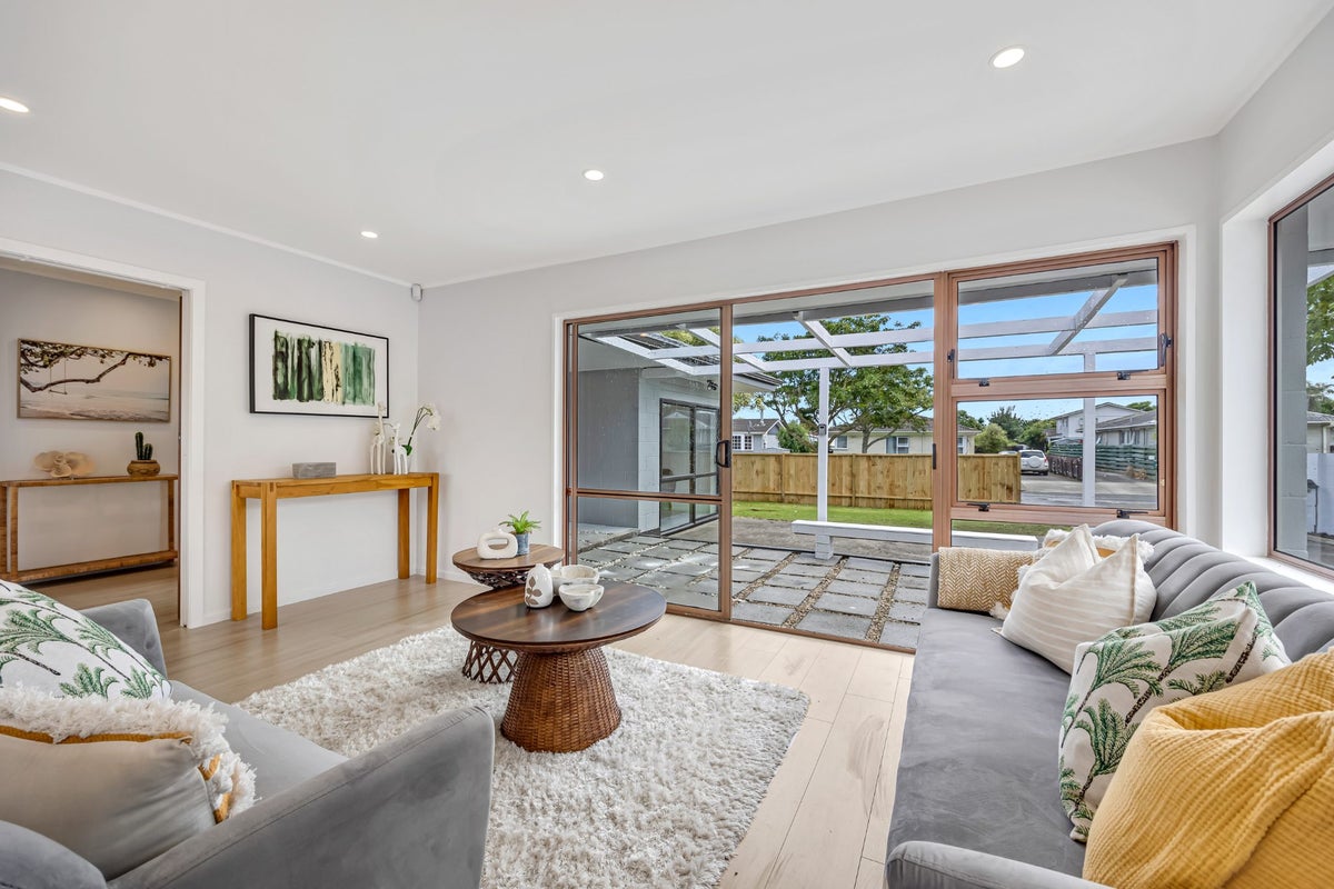 12 Huber Street, Weymouth, Auckland - Carousel 2