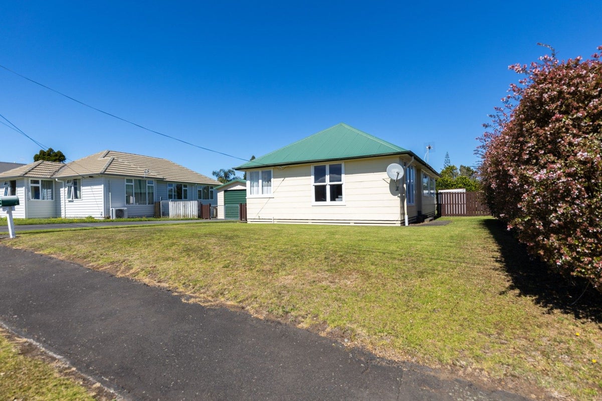 11 Bedford Street, Fitzroy, New Plymouth - Carousel 21