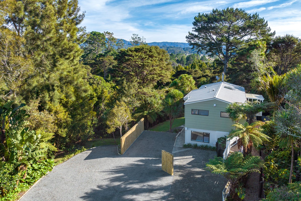 5 Autumn Avenue, Glen Eden, Auckland - Carousel 3