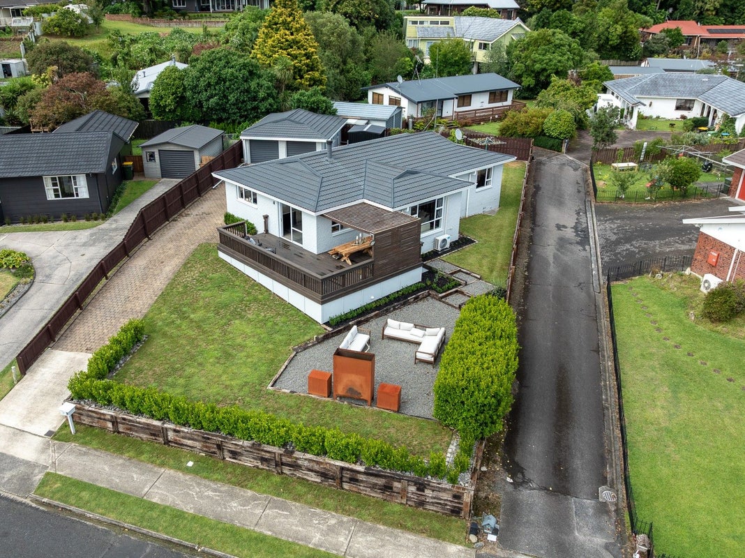 37 Sheridan Crescent, Leamington, Cambridge - Carousel 1