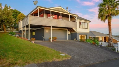 36 Pigeon Mountain Road, Half Moon Bay, Auckland - Carousel 1