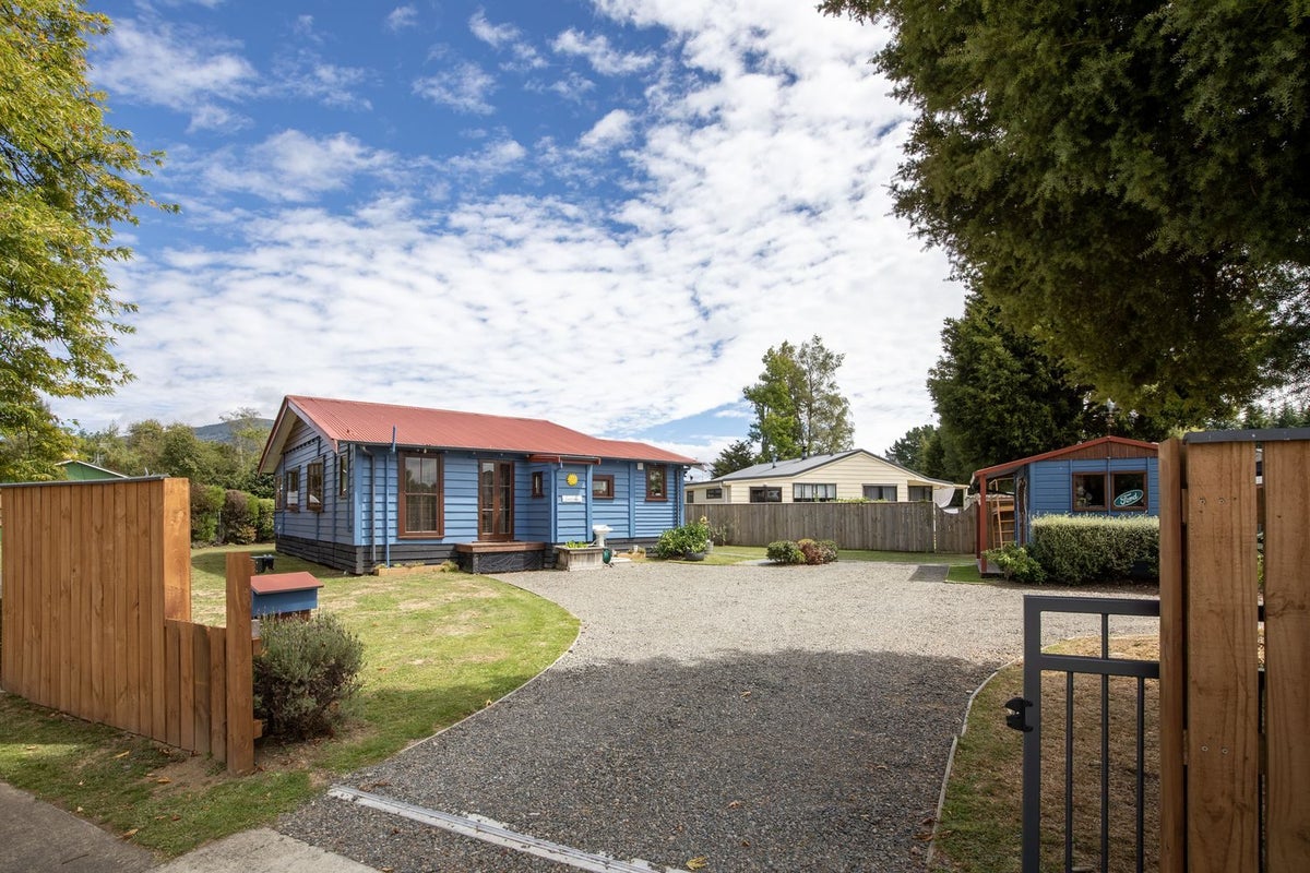 4 Parekarangi Grove, Turangi, Turangi - Carousel 1