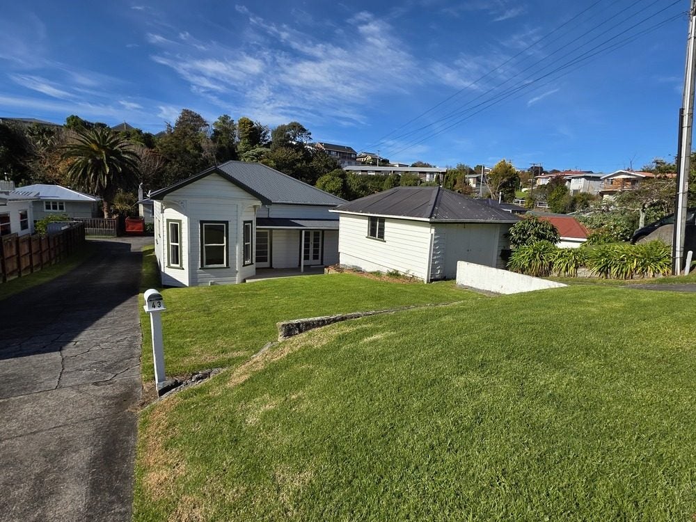 43 Lorna Street, Lynmouth, New Plymouth - Carousel 19