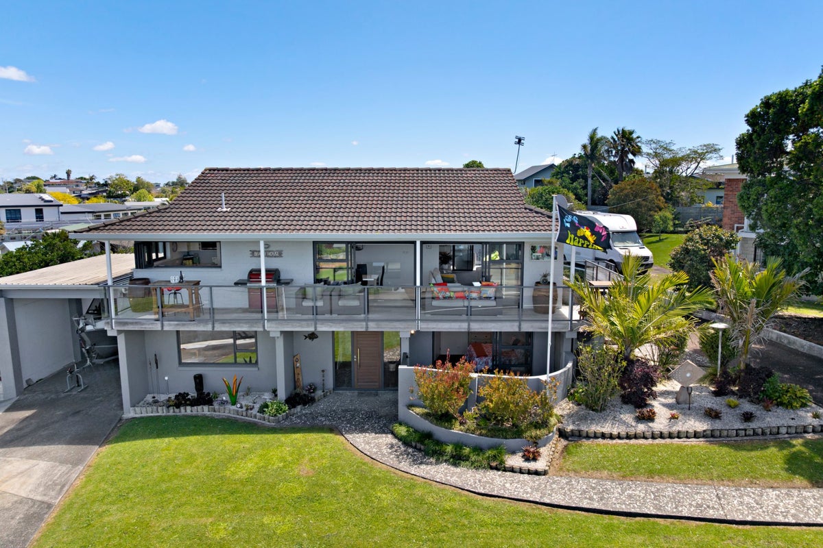 22 Te Pene Road, Maraetai, Auckland - Carousel 2