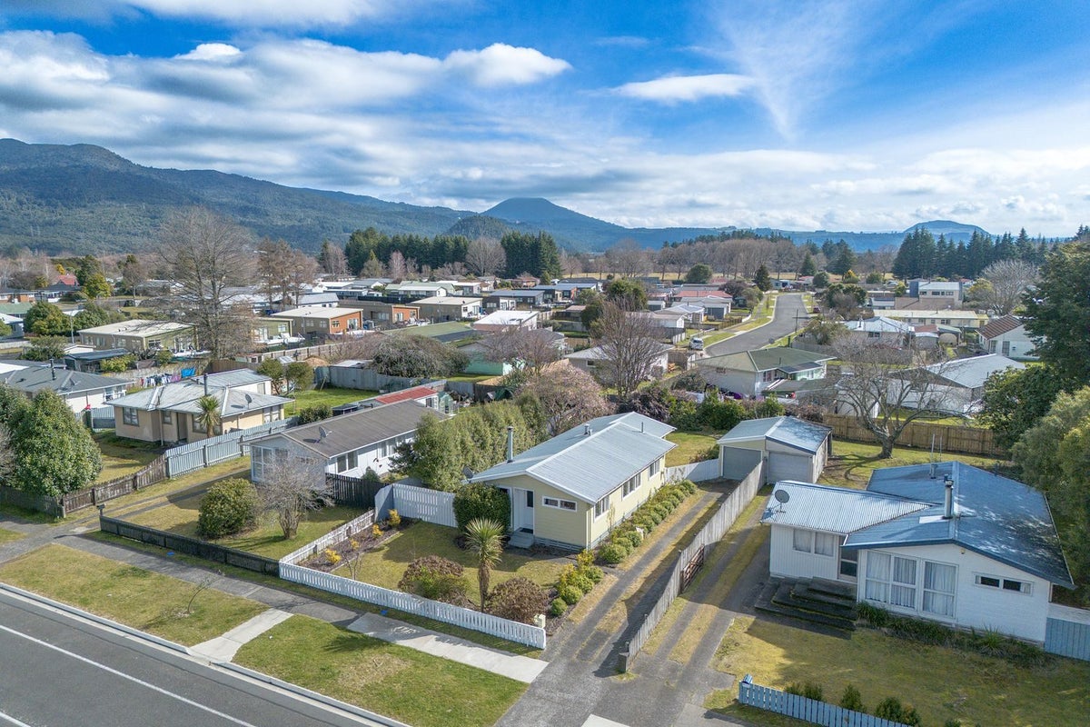 42 Puataata Road, Turangi, Taupo, Waikato - Carousel 28