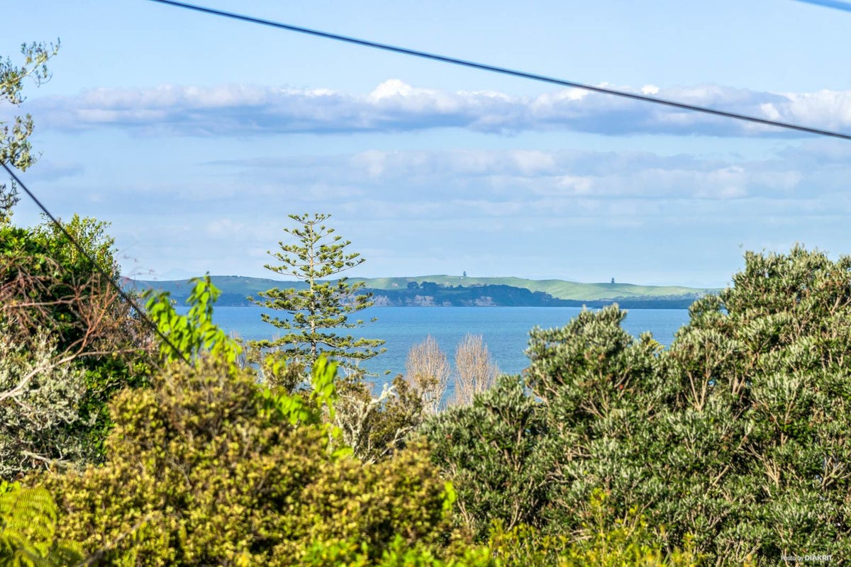 78 Woodlands Crescent, Browns Bay, Auckland - Carousel 2