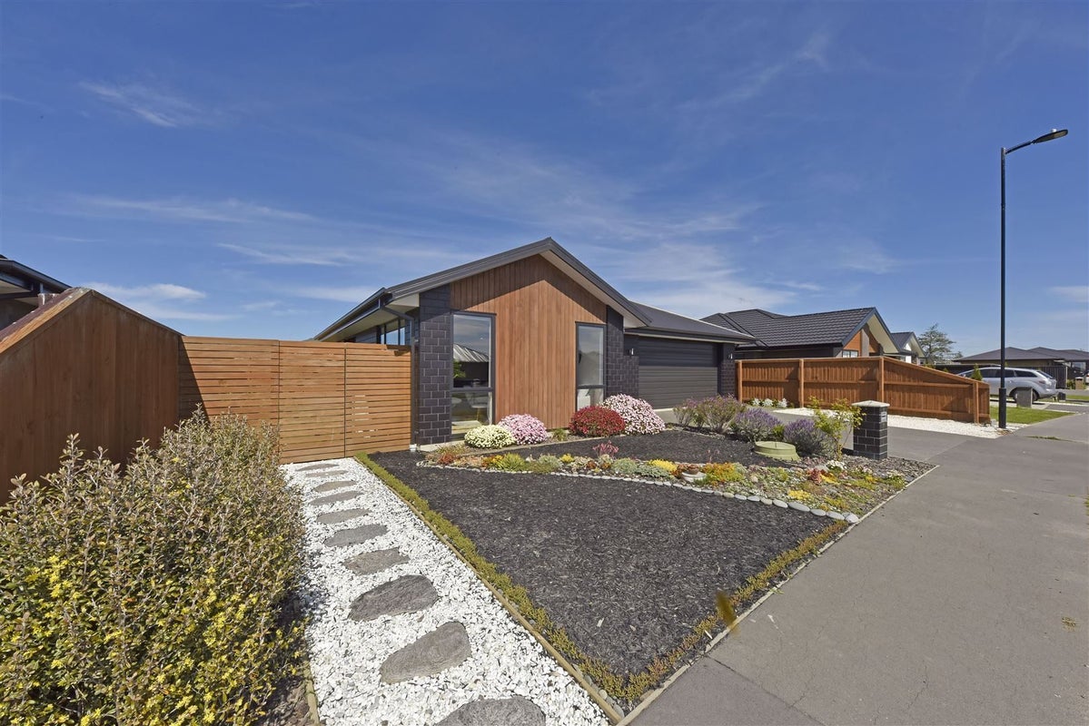 11 Helen Place, Halswell, Christchurch - Carousel 16
