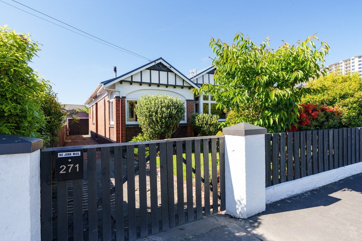 271 Macandrew Road, Forbury, Dunedin - Carousel 1