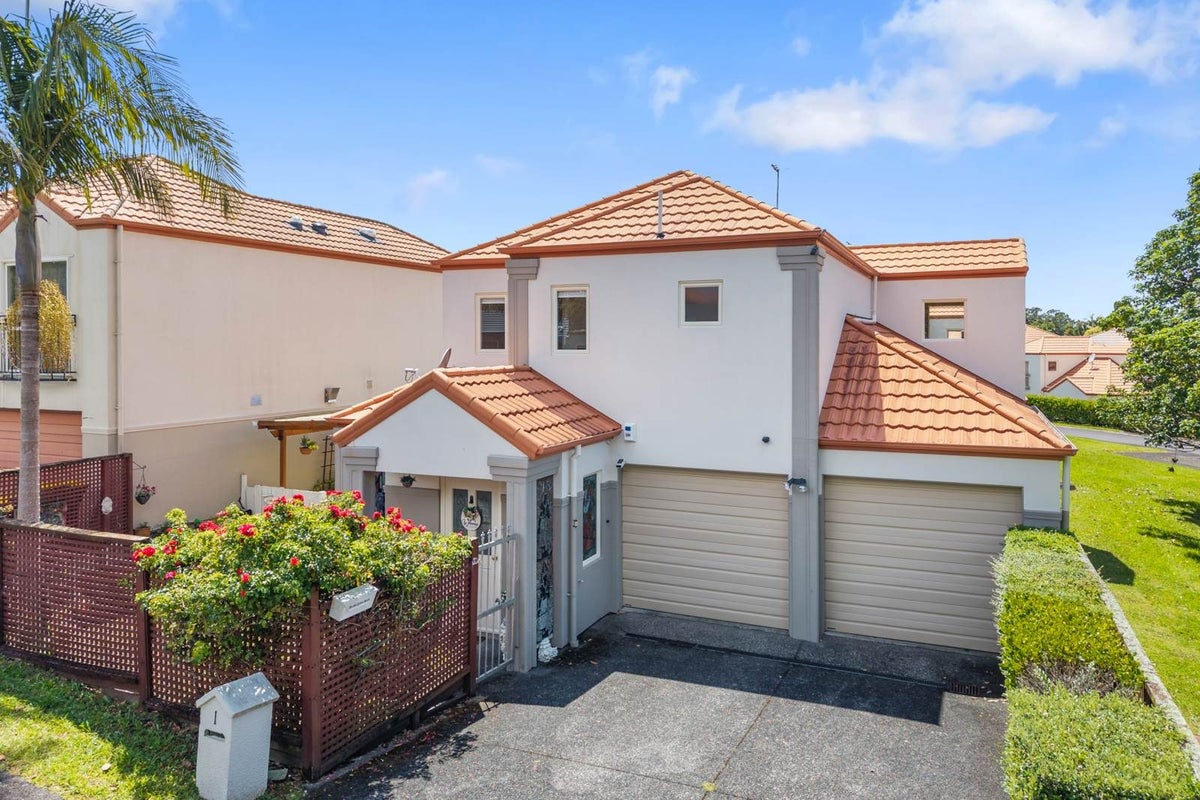 1 Stolford Crescent, New Lynn, Waitakere City, Auckland - Carousel 2