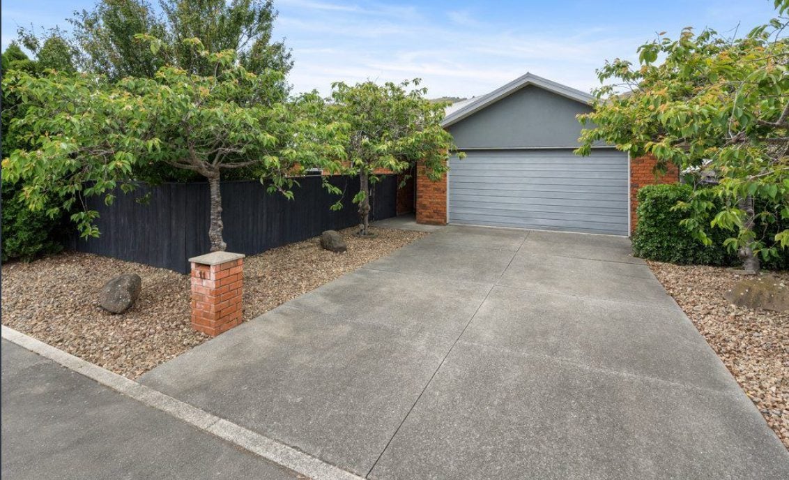 11 The Tors, Heathcote Valley, Christchurch - Carousel 1