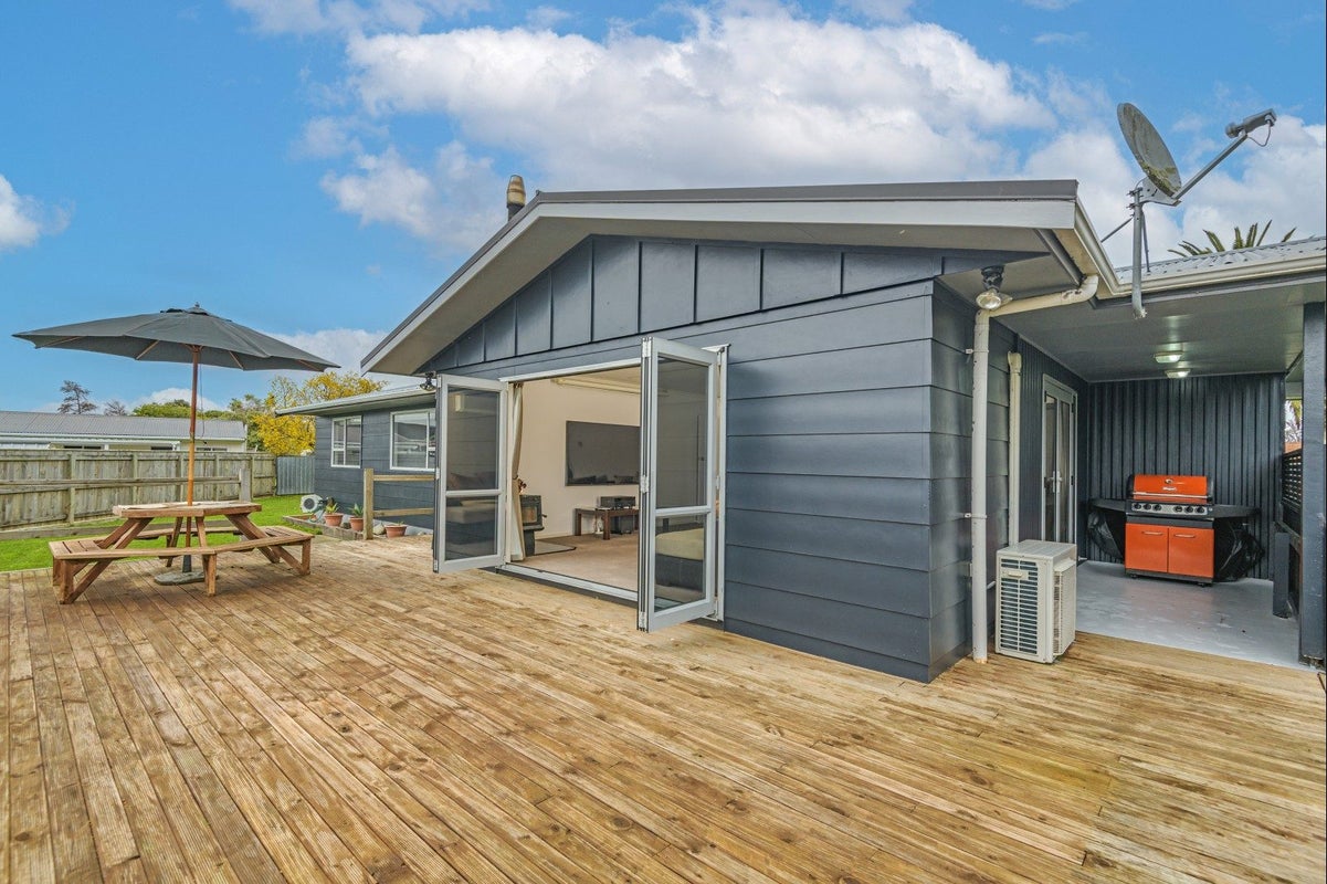 3 Cascade Crescent, Westbrook, Palmerston North - Carousel 1