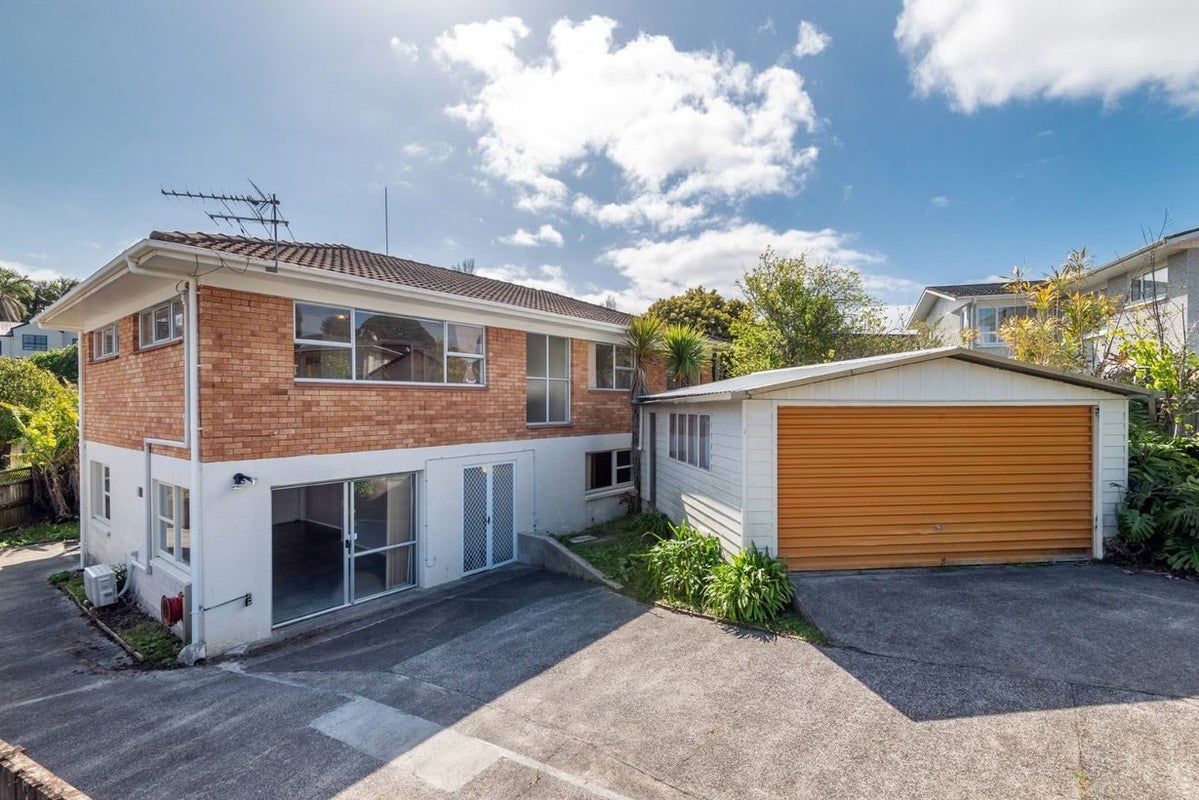 6 Bellcroft Place, Belmont, Auckland - Carousel 1