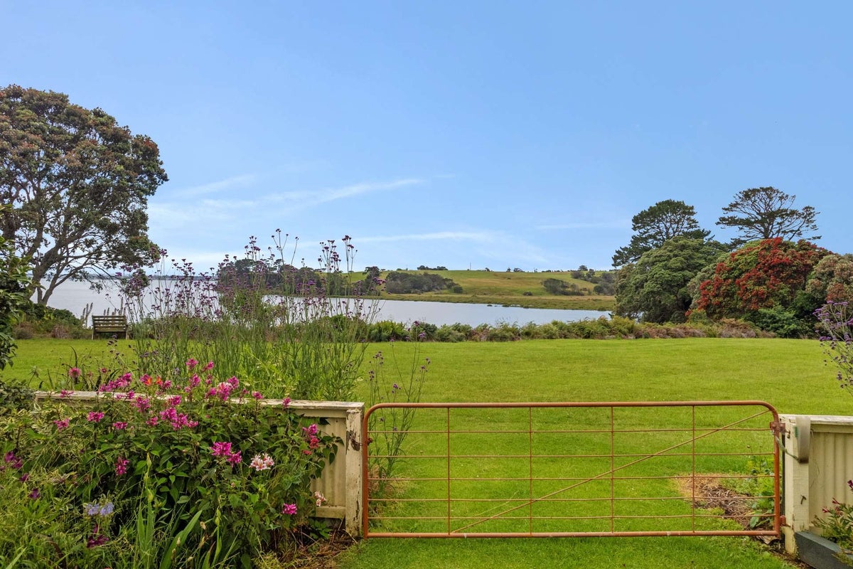 420 Matakawau Road, Waiuku - Carousel 30