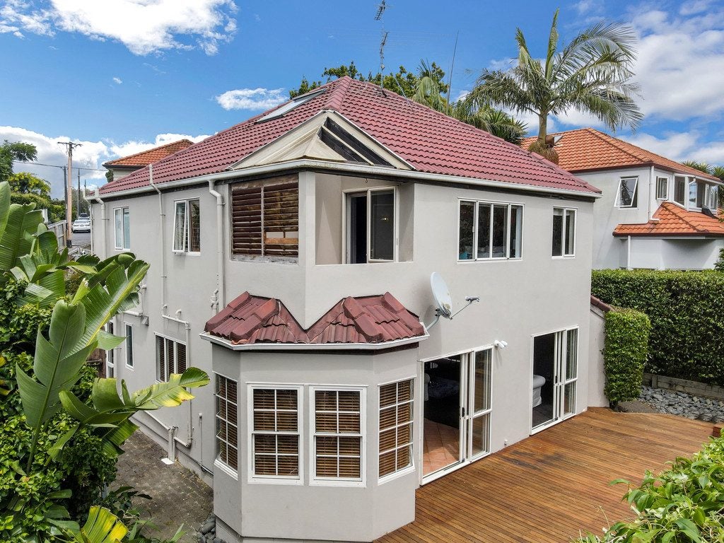 2/19 Rodney Road, Northcote Point, Auckland - Carousel 1