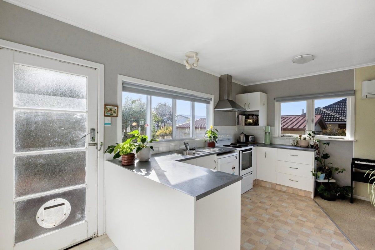 11 Lisbon Street, Greerton, Tauranga - Carousel 2