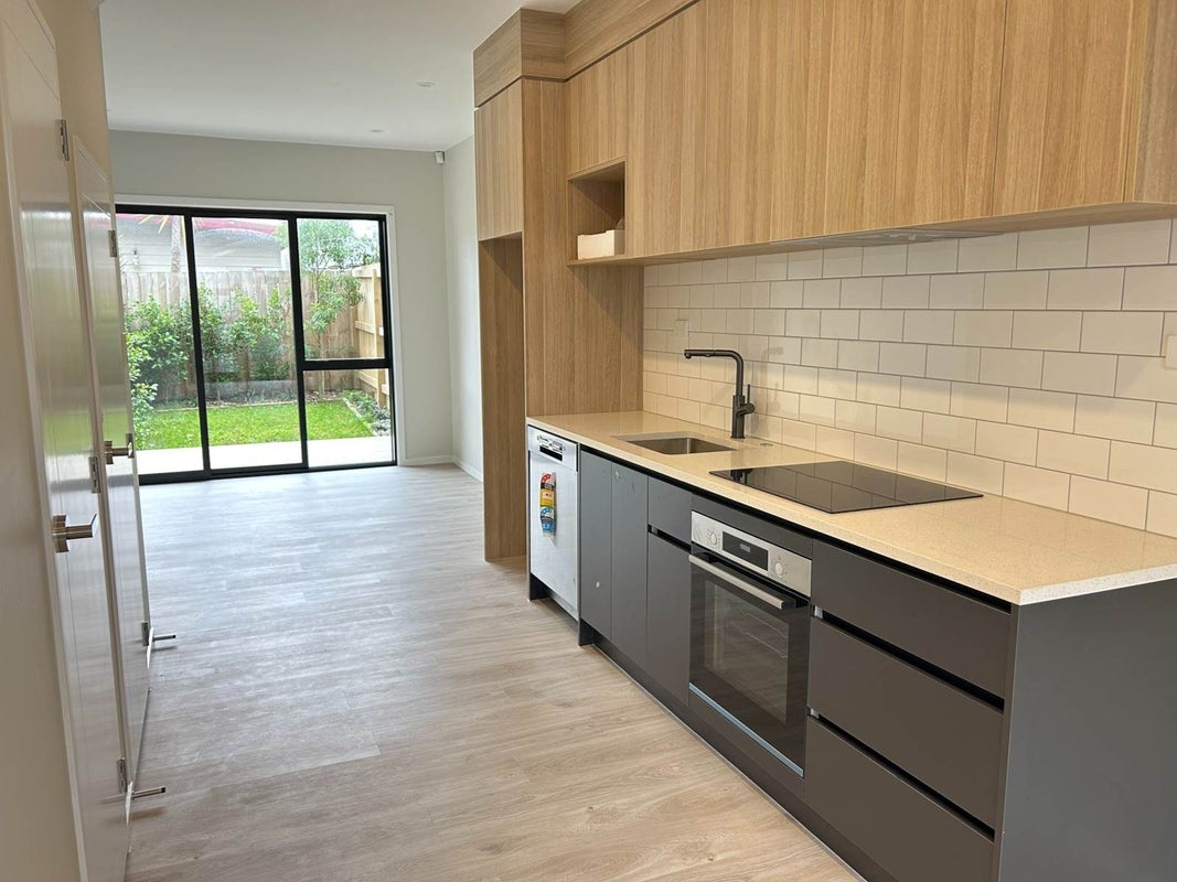4/644 Te Atatu Road, Te Atatu Peninsula, Auckland - Carousel 2