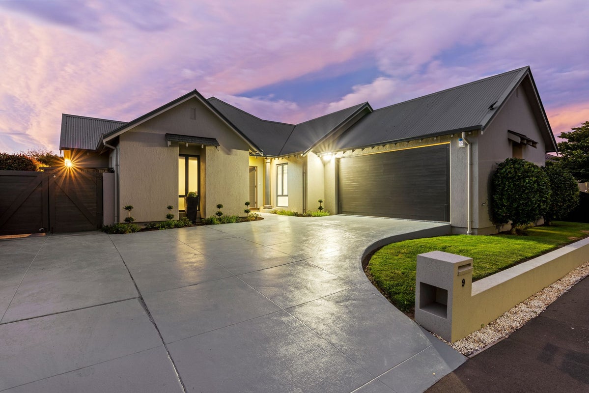 9 Birkdale Drive, Shirley, Christchurch - Carousel 1