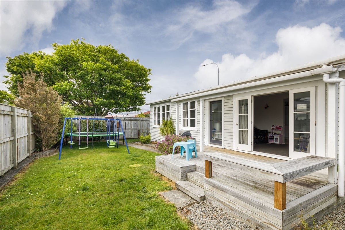 24 Fairs Road, Milson, Palmerston North - Carousel 1