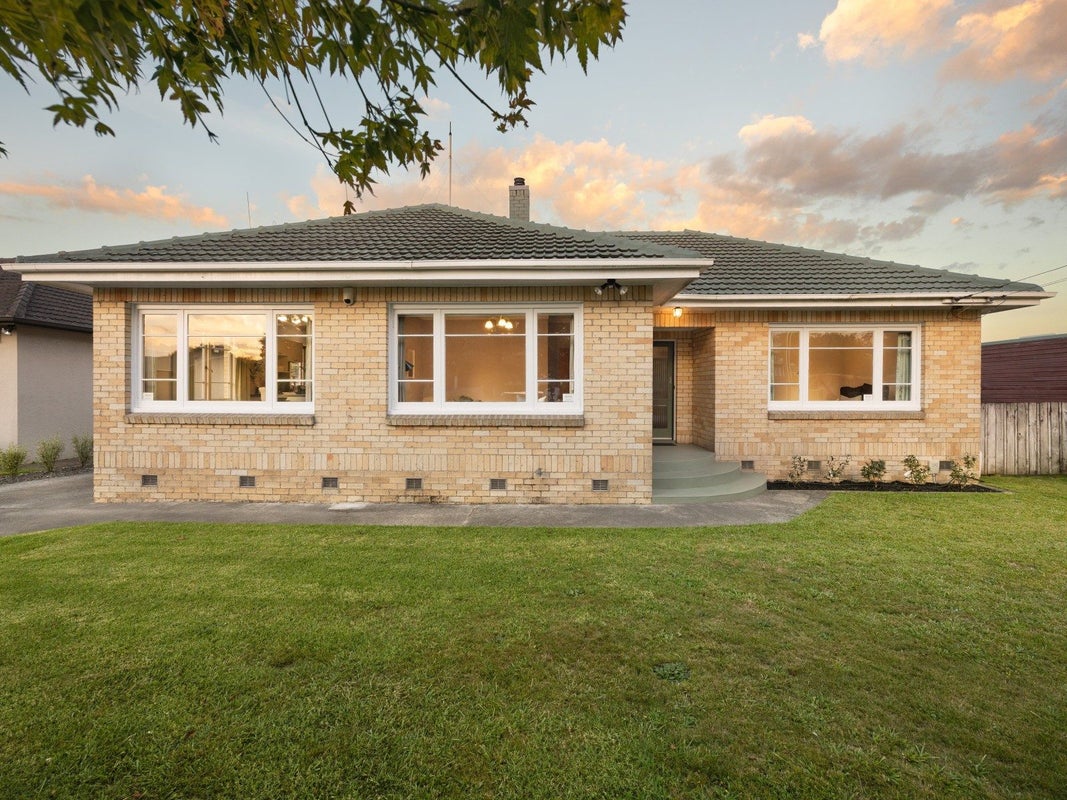 12 MacDiarmid Road, Beerescourt, Hamilton - Carousel 1