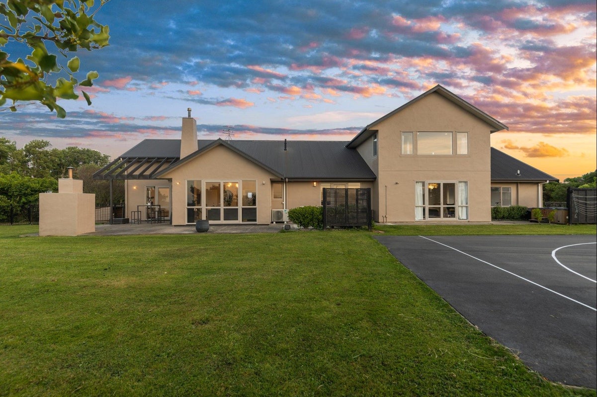 72 Aranui Road, Kairanga, Palmerston North - Carousel 2