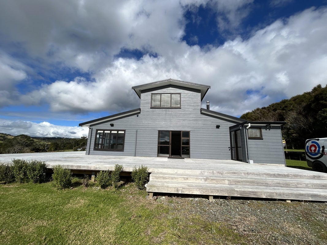 525 Valley Road, Kaiwaka - Carousel 1