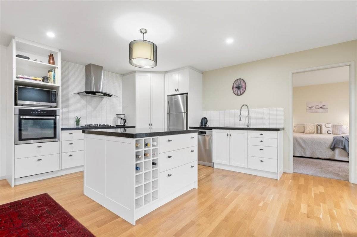 2 Ella Place, Papamoa Beach, Tauranga, Bay Of Plenty - Carousel 2