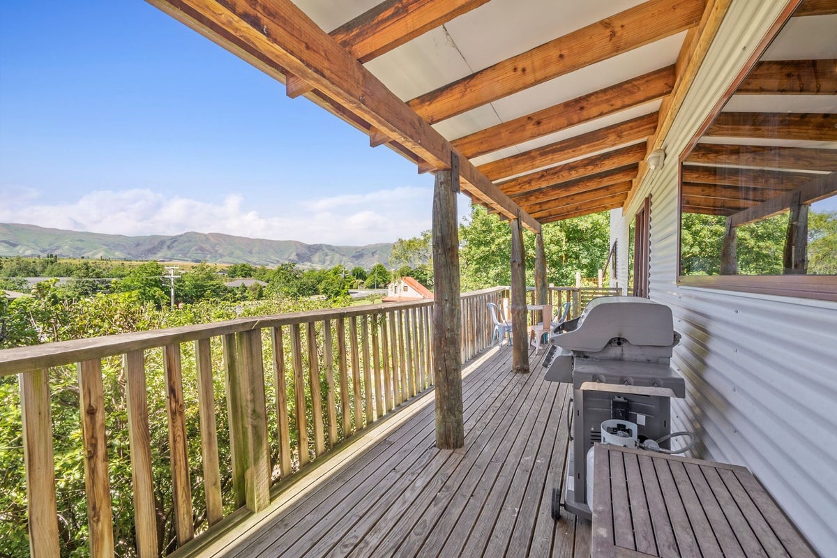 42 Main Road, Luggate, Wanaka - Carousel 15