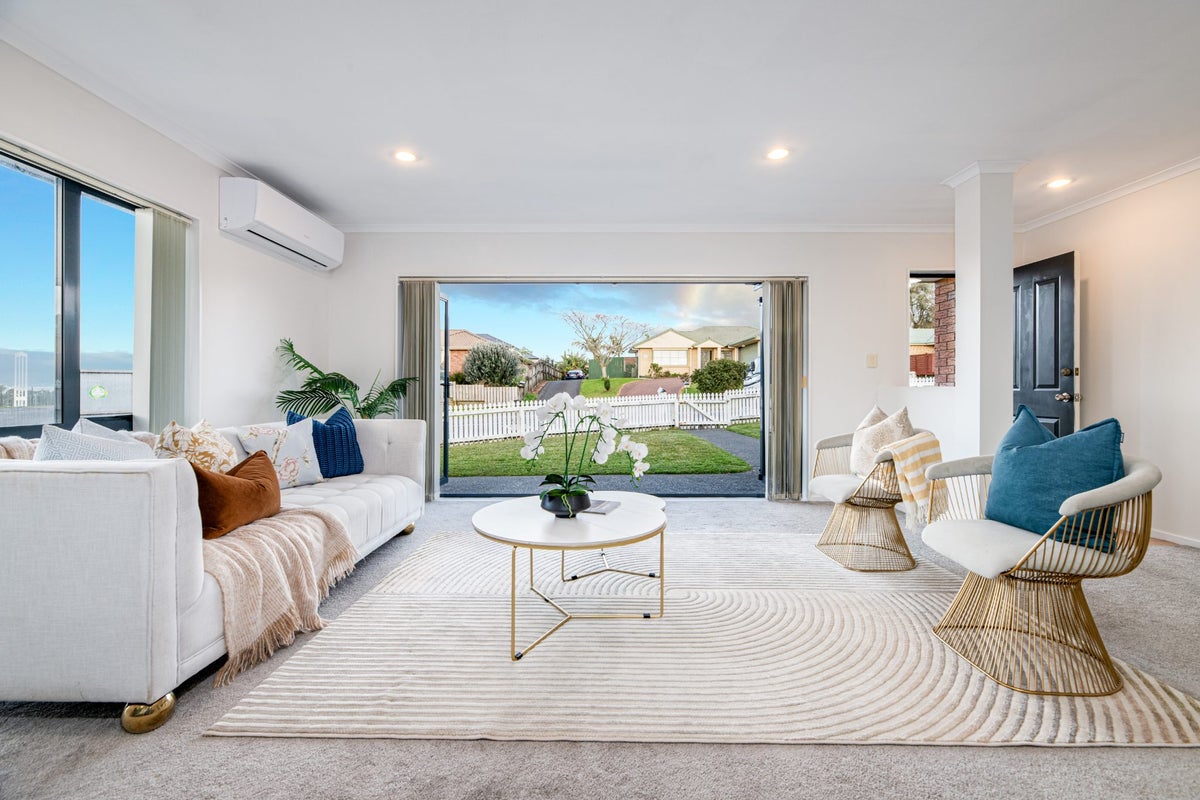 1 Northridge Terrace, Massey, Auckland - Carousel 2
