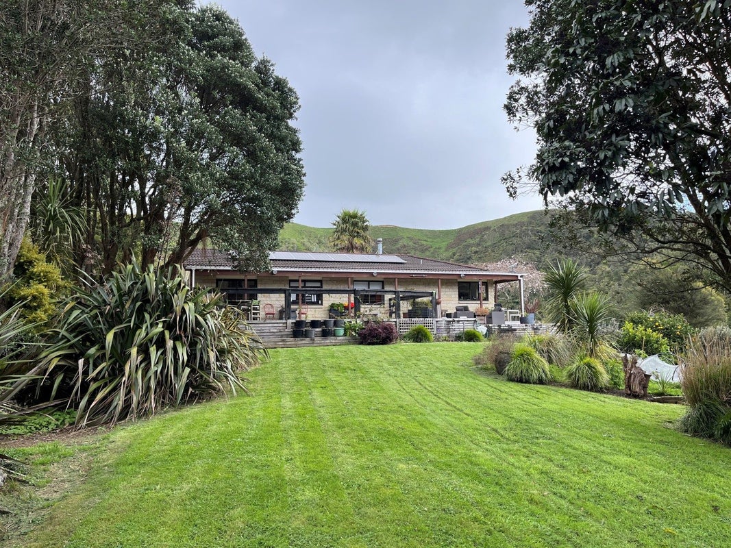 128D Otonga Valley Road, Raglan, Raglan - Carousel 2