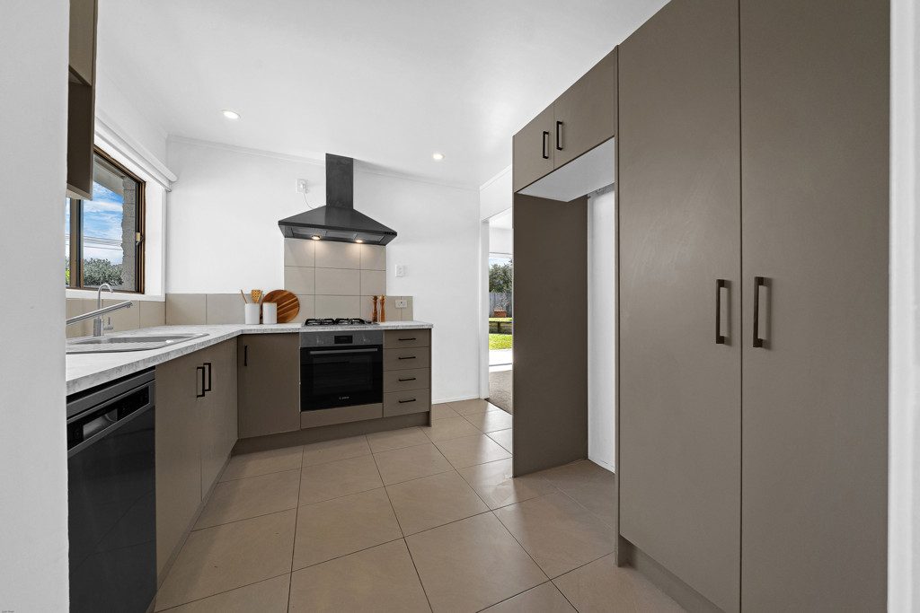 3/11 Abercrombie Street, Howick, Auckland - Carousel 2