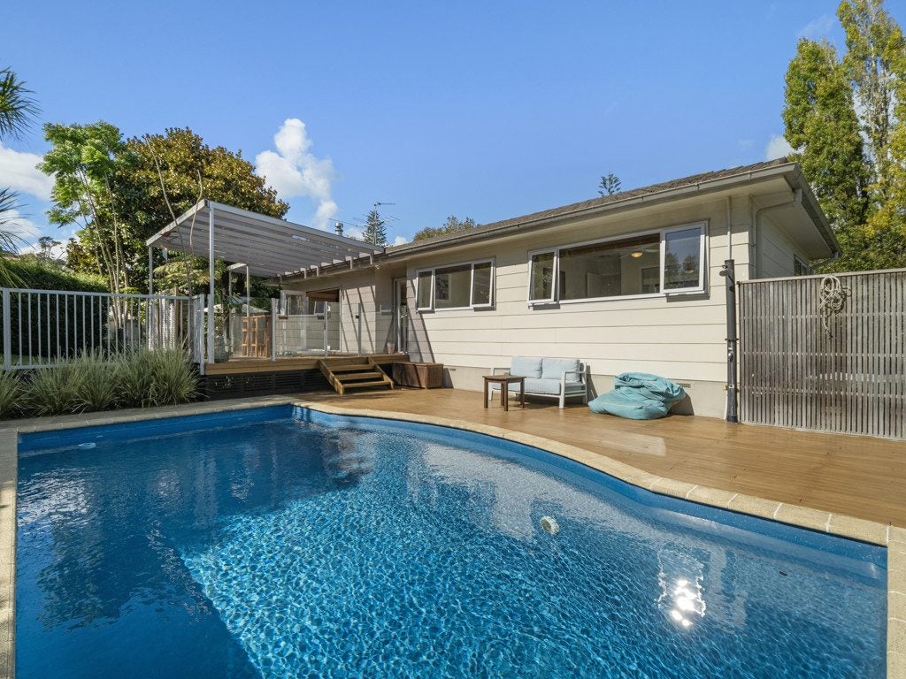 8 Capricorn Place, Browns Bay, Auckland - Carousel 2