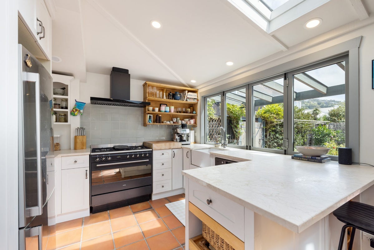 4 Stoke Street, Sumner, Christchurch - Carousel 2
