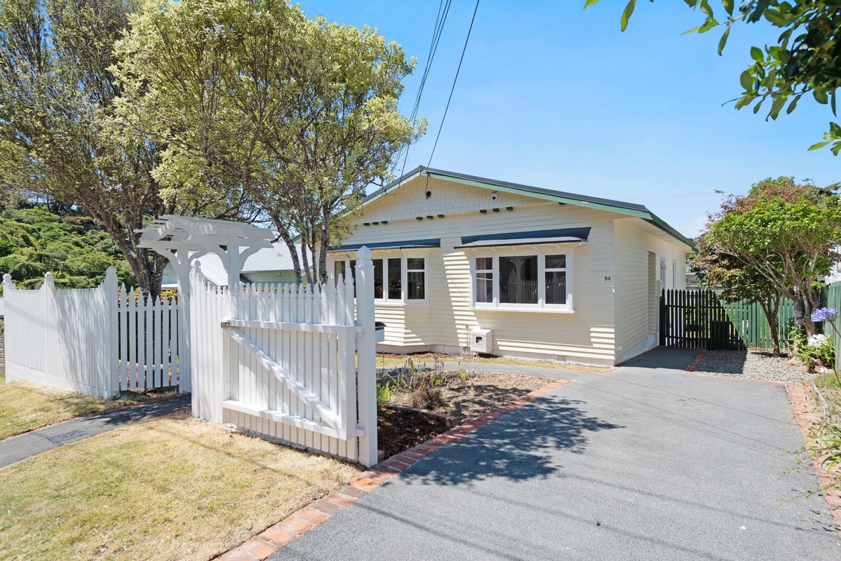 94 Nottingham Street, Karori, Wellington - Carousel 1