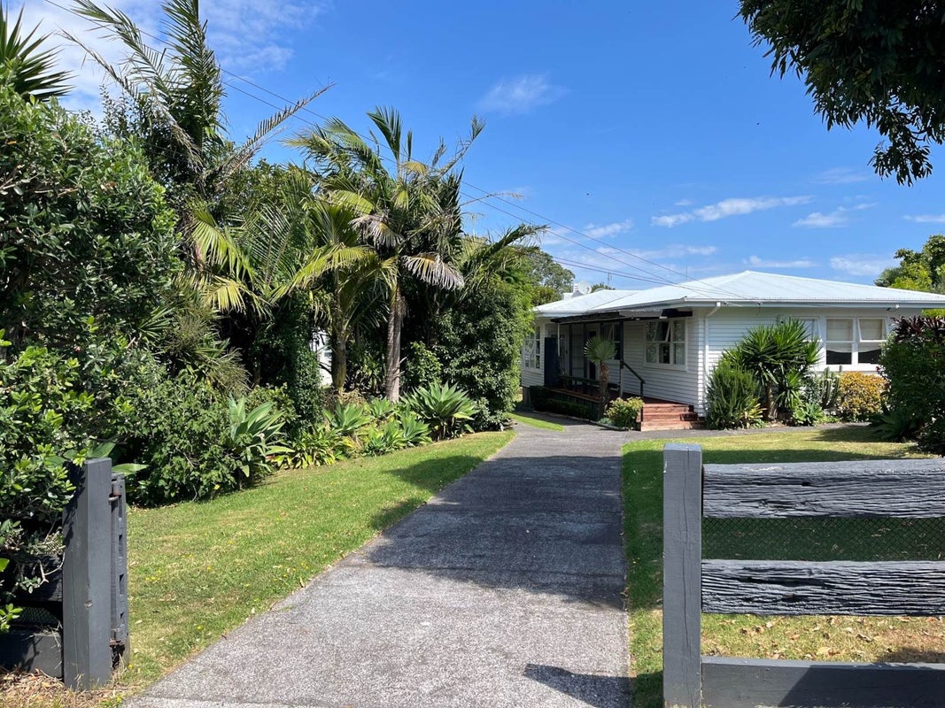 9 Boyd Avenue, ONEHUNGA, Auckland - Carousel 1