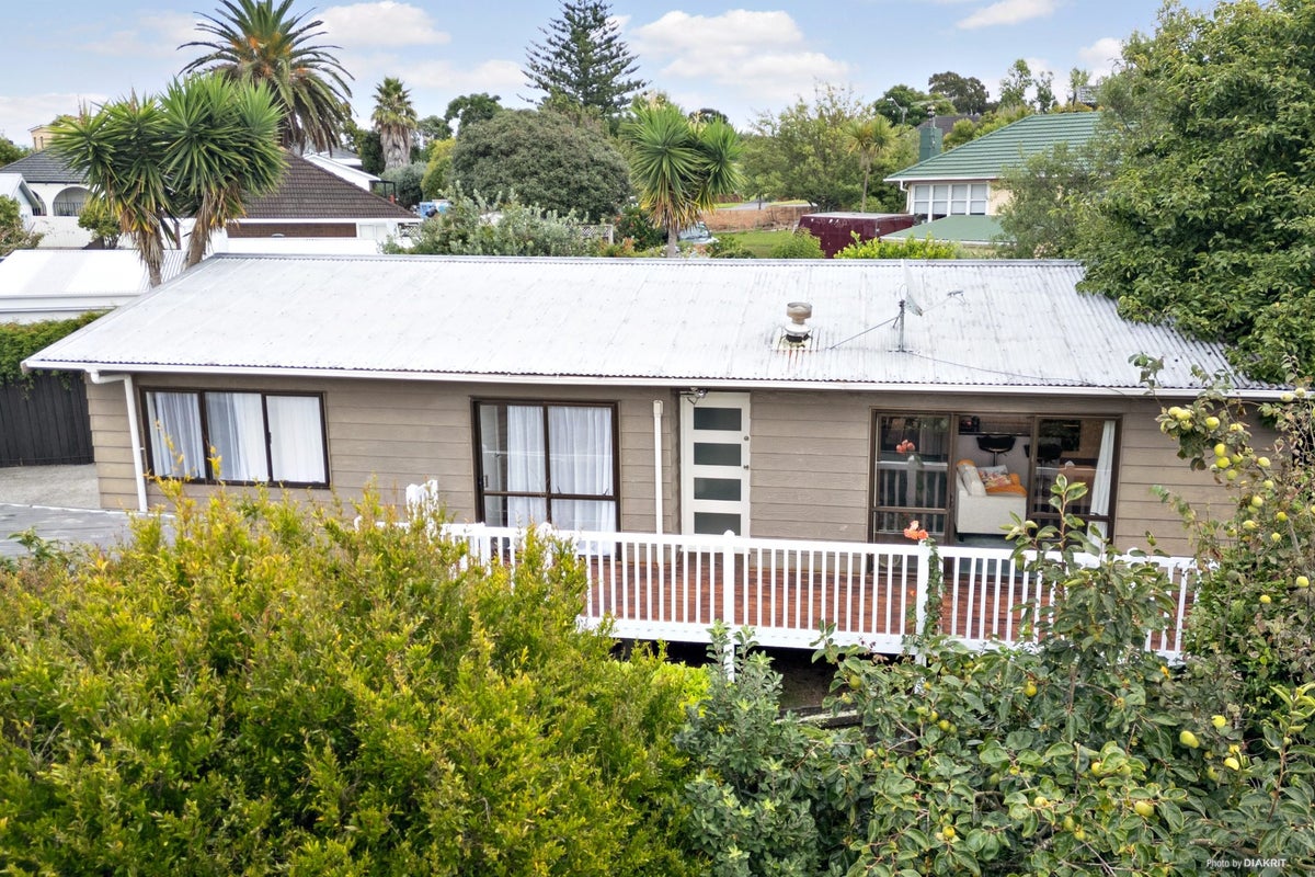 1/48 Kervil Avenue, Te Atatu Peninsula, Auckland - Carousel 1
