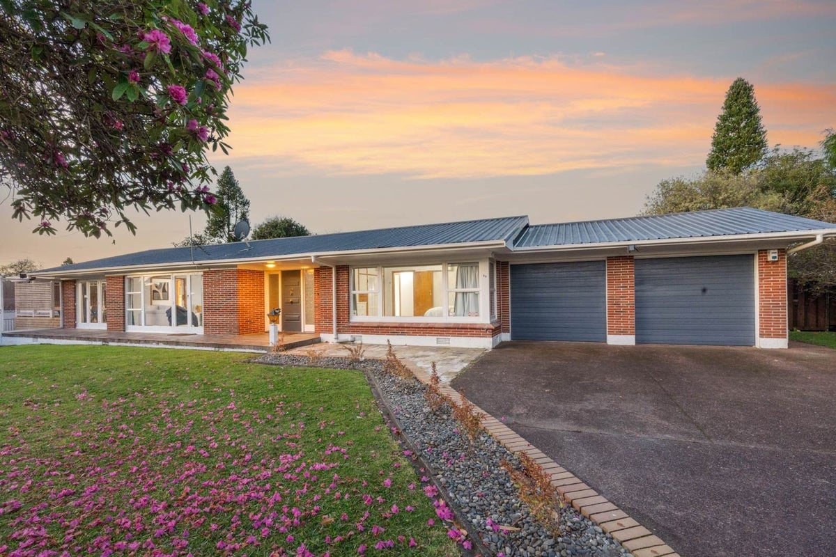30 Grande Vue Road, Hill Park, Manukau City, Auckland - Carousel 2
