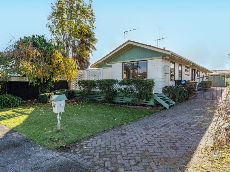 17 Cypress Crescent, Pukete, Hamilton - Carousel 1