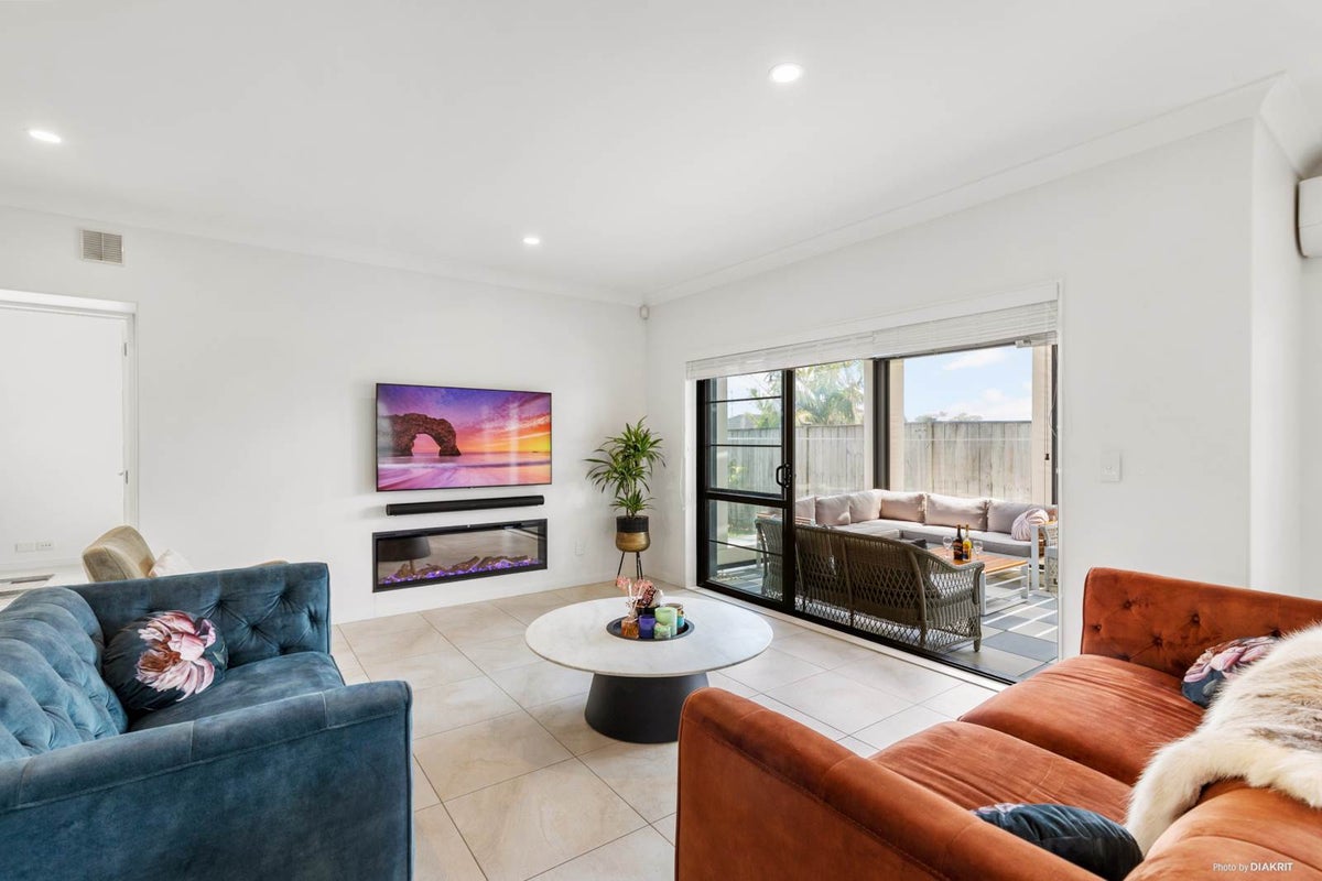 14 Laurel Oak Drive, Schnapper Rock, Auckland - Carousel 2