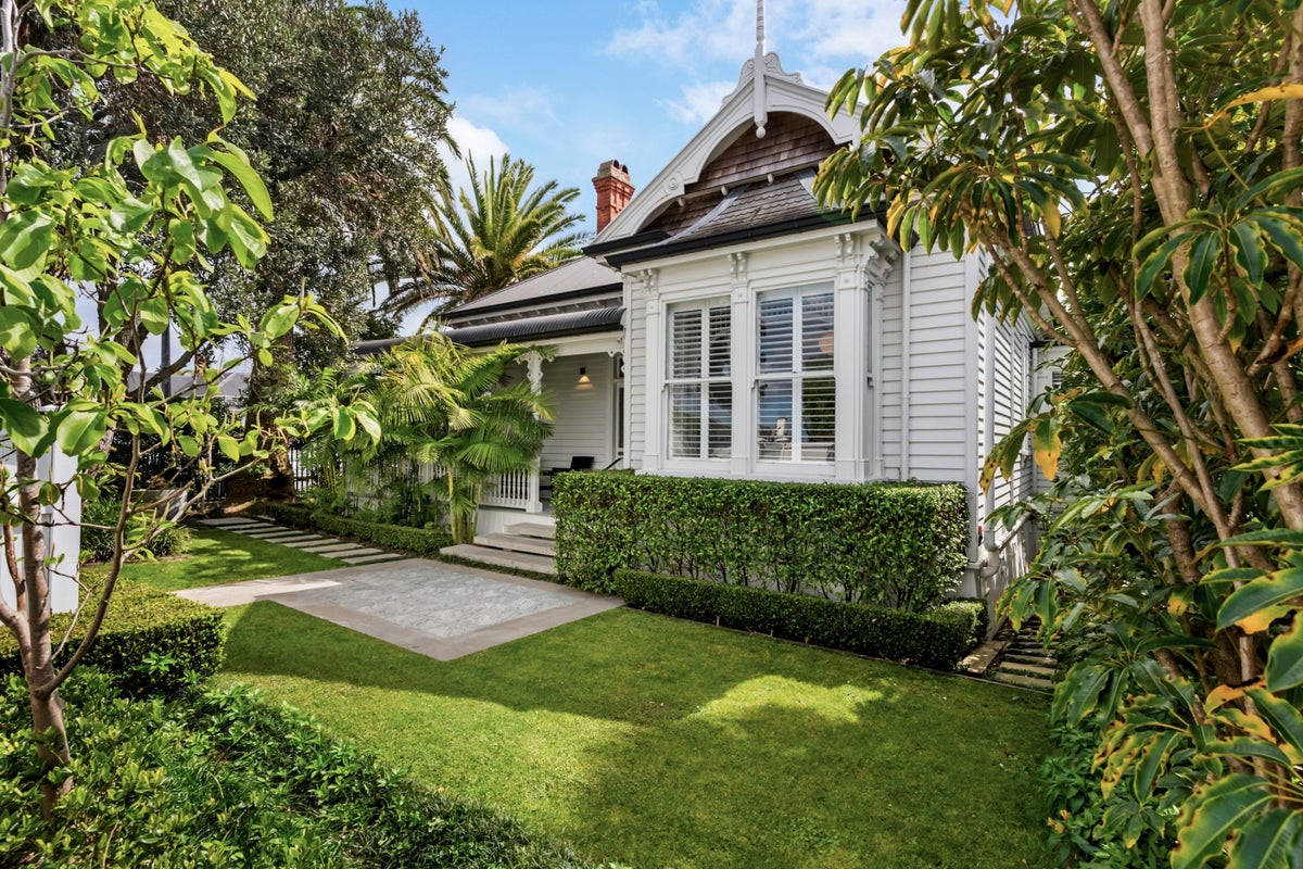 215 Jervois Road, Herne Bay, Auckland - Carousel 2