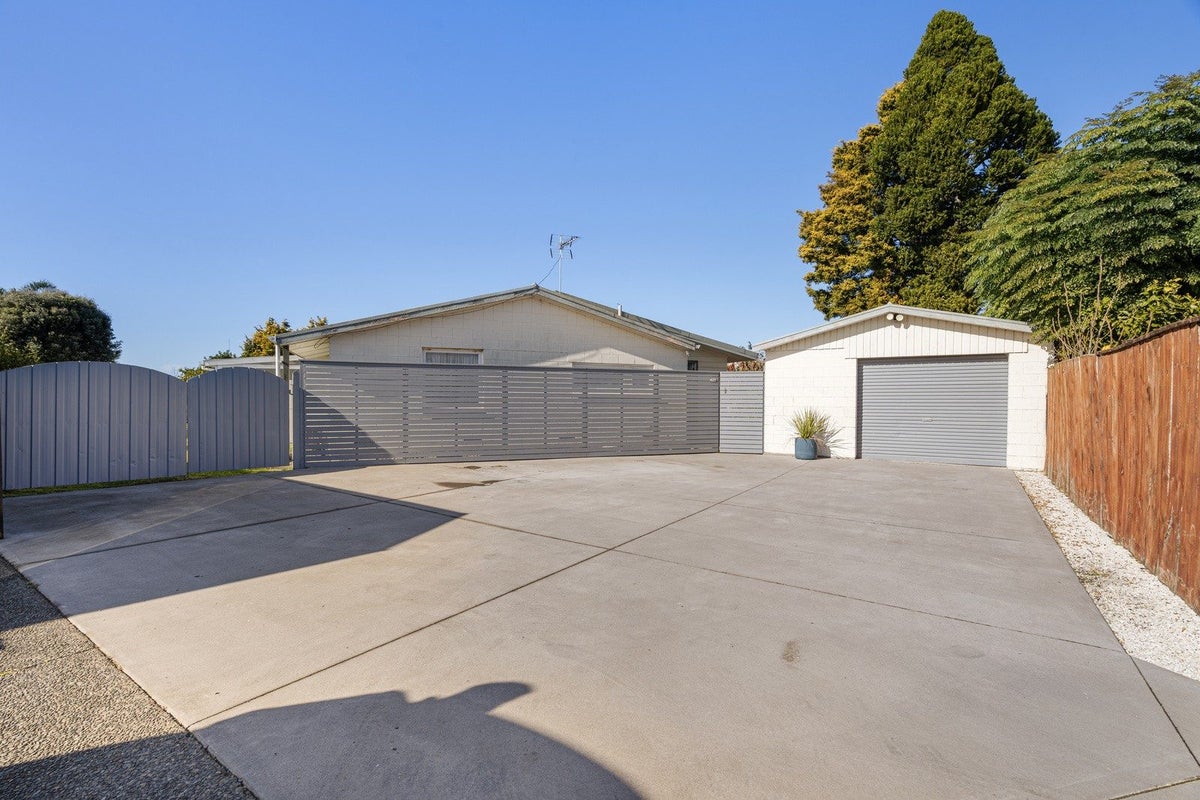 427 Otumoetai Road, Otumoetai, Tauranga - Carousel 15