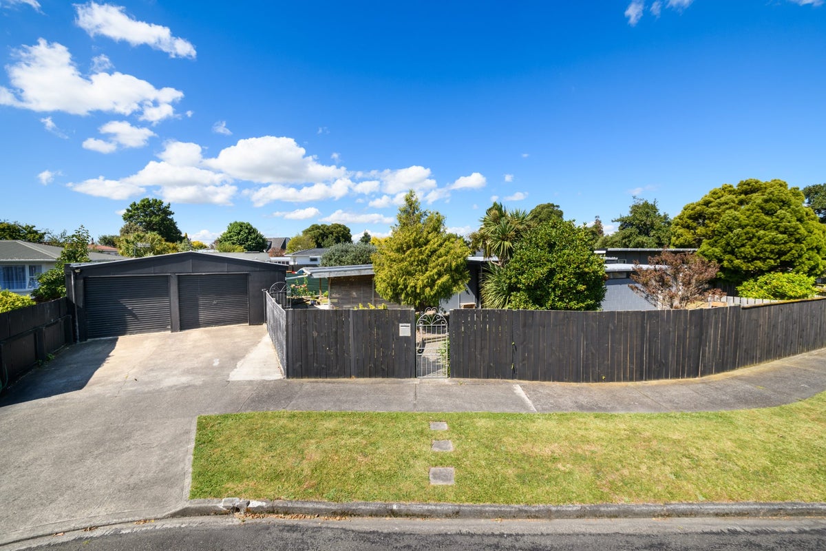 6 Pukatea Place, Milson, Palmerston North - Carousel 1
