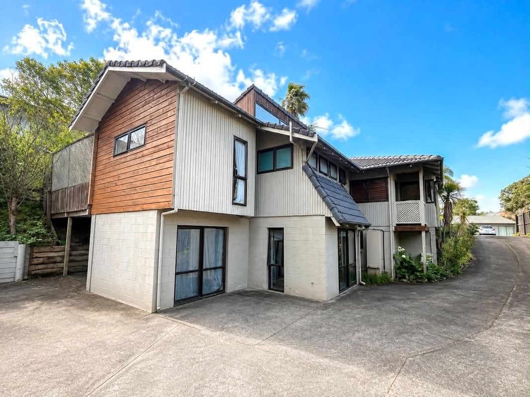 2/30 Charles Dickens Drive, Mellons Bay, Auckland - Carousel 2