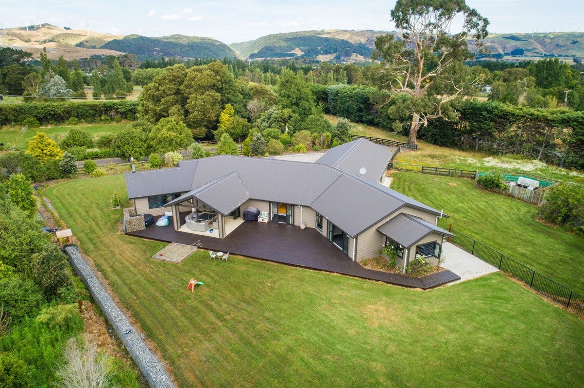 5 Harrisons Line, Ashhurst, Ashhurst - Carousel 1