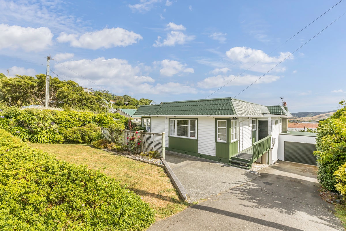 14 Clifford Road, Johnsonville, Wellington - Carousel 1